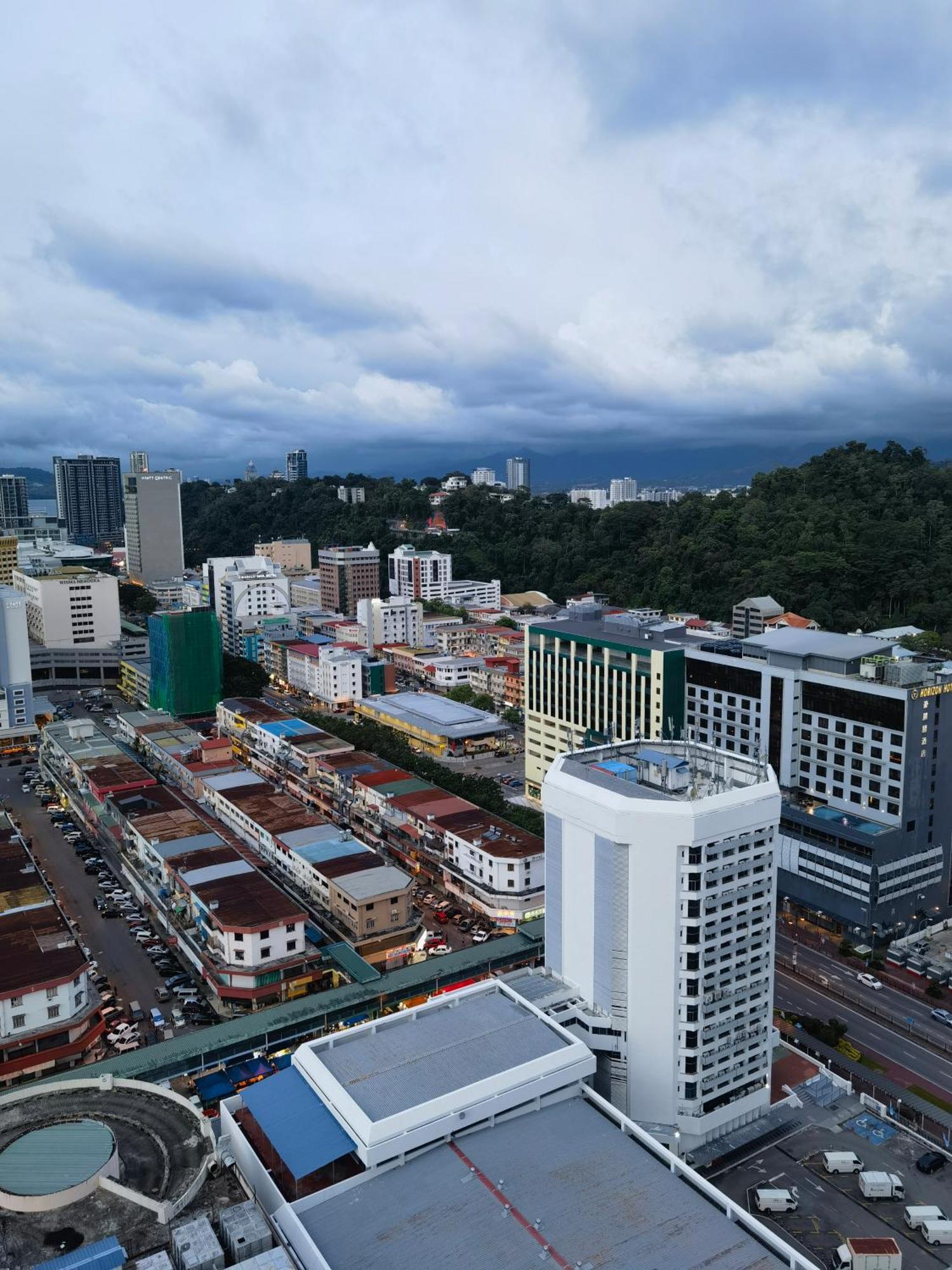 Aparthotel Hs Shore Pasar Besar Dan Kk Plaza