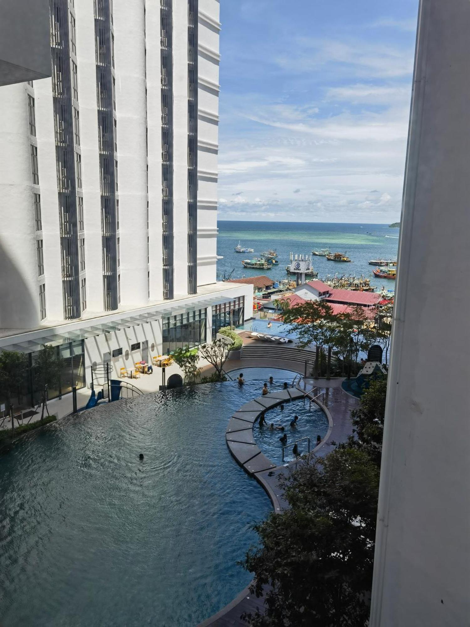 Hs Shore Pasar Besar Dan Kk Plaza Aparthotel